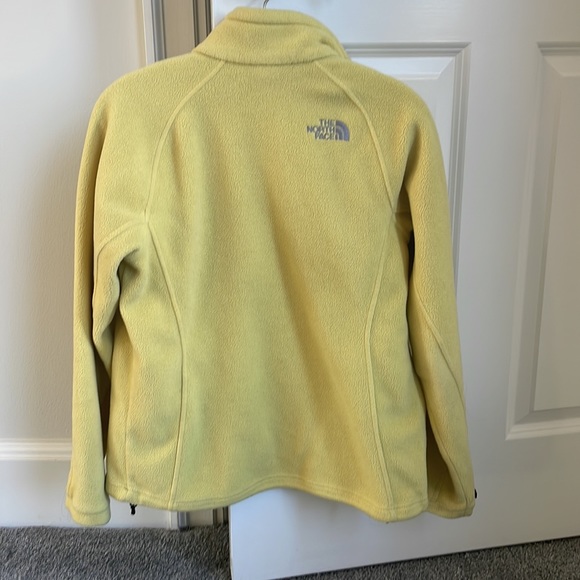 Yellow north face fleece zipper pull missing size medium - Picture 6 of 7